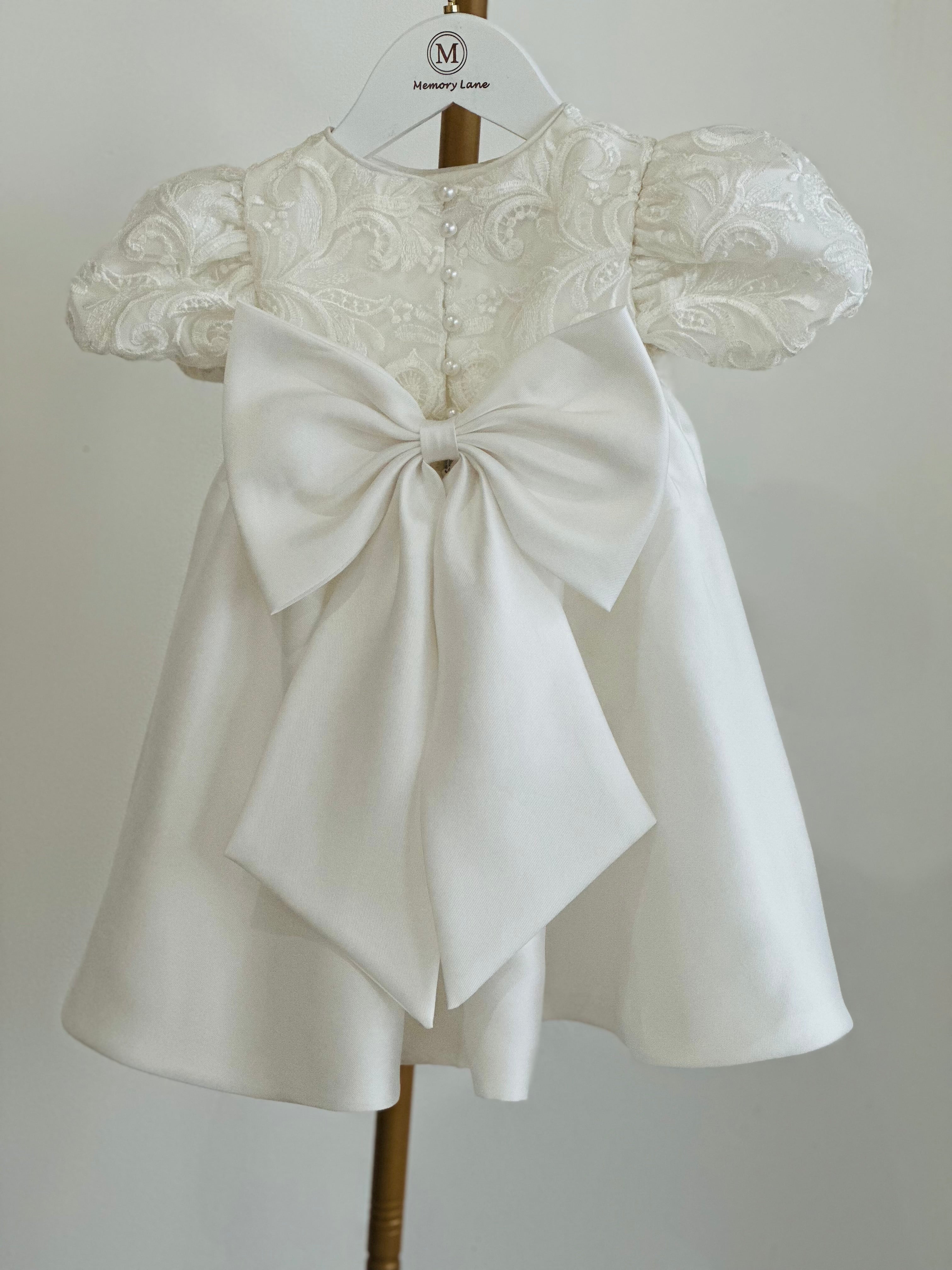 Sofia with Detachable Bow with tails