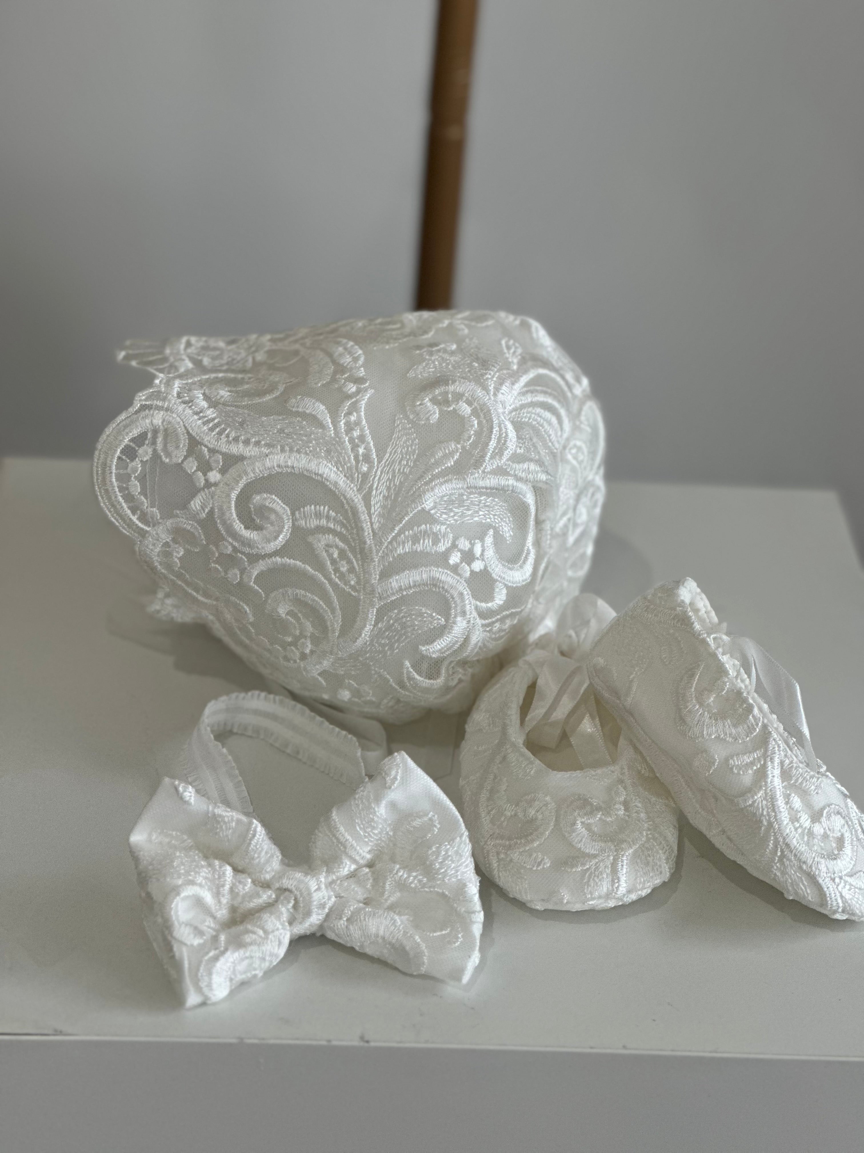 Sofia with Detachable Bow with tails